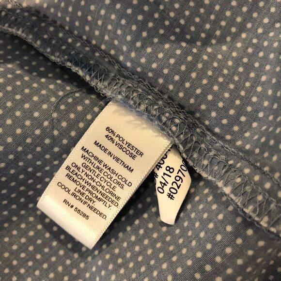 𝅺LADIES' Express Button-Up - Picture 2 of 3